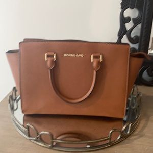 Beautiful MIchael kors bag